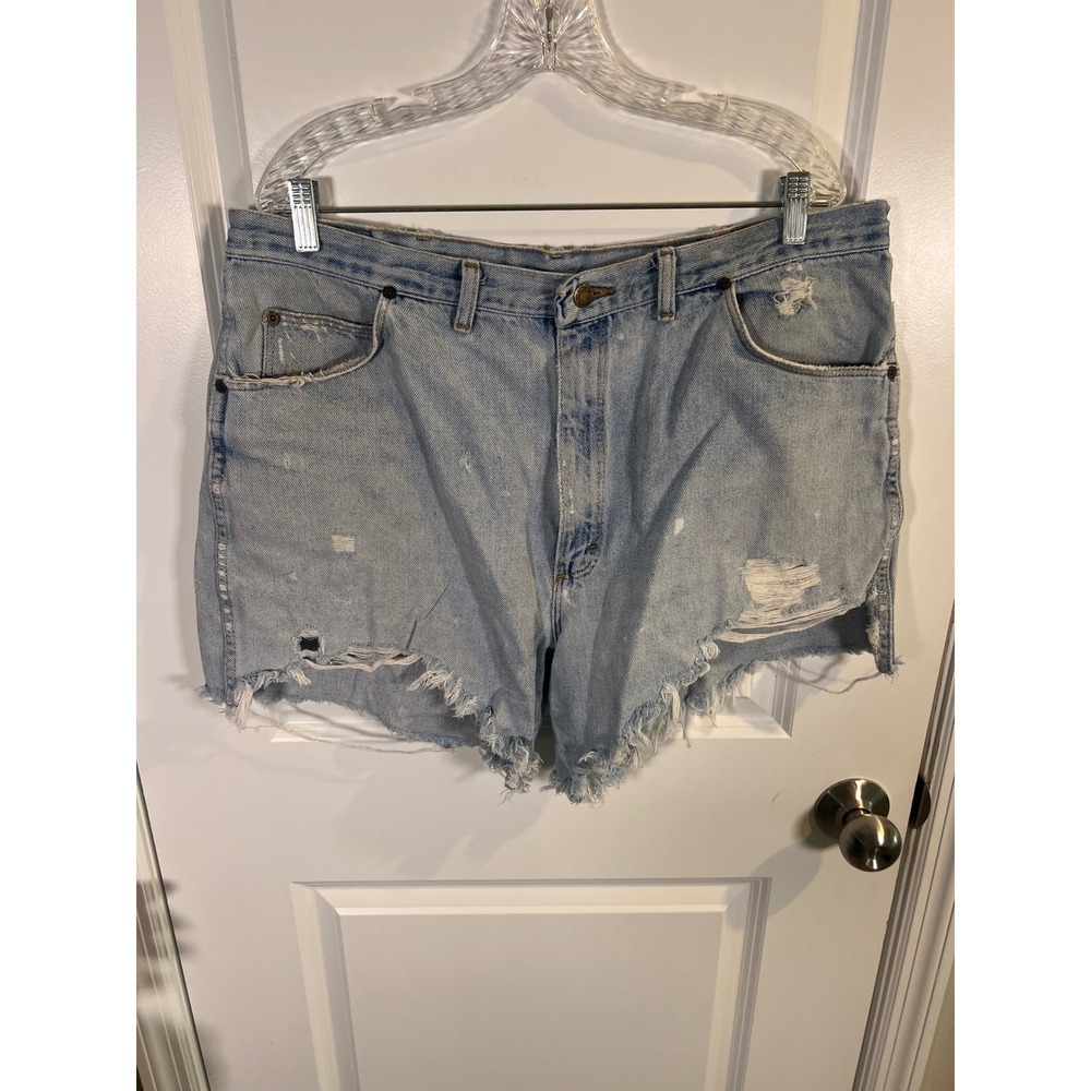 Wrangler women's Denim Shorts Distressed Light Wash‎ Blue 37W